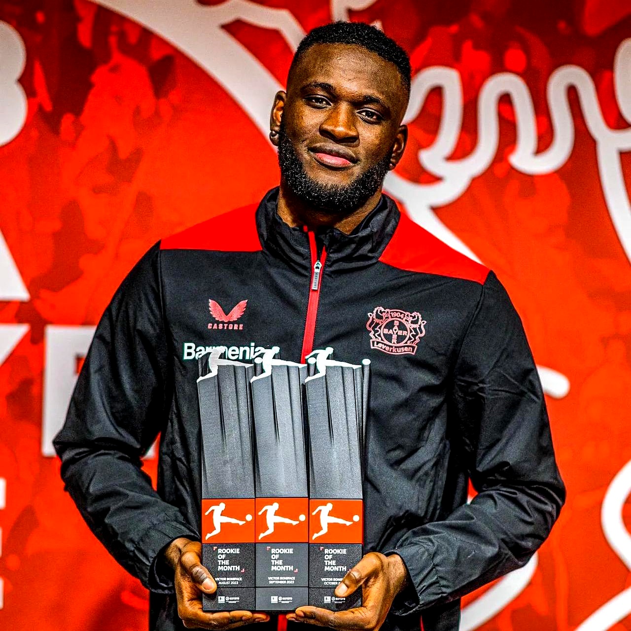 里昂训练开放日，冲刺阶段篮板制胜引欢呼，德甲在即，年轻球员得到机会的简单介绍